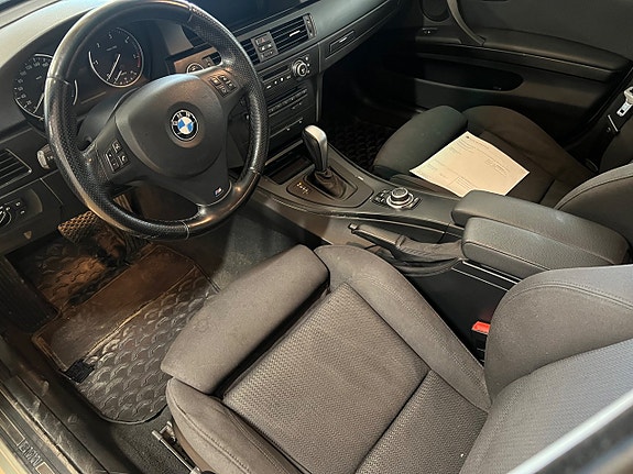 BMW 320d 4 of 5