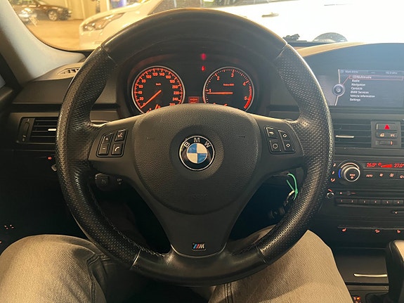 BMW 320d 10 of 17