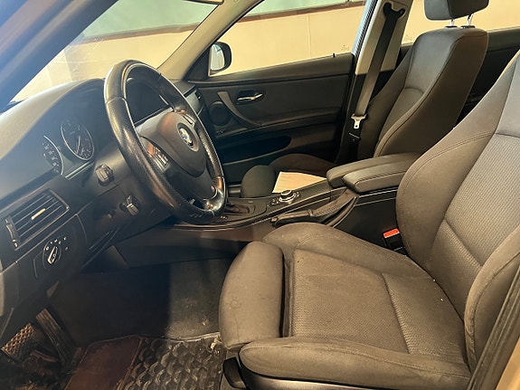 BMW 320d 8 of 17