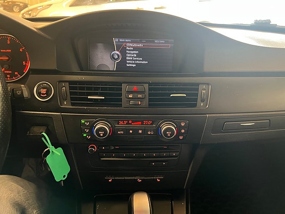 BMW 320d 14 of 17