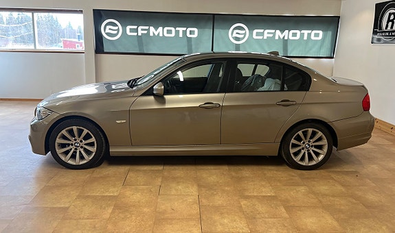 BMW 320d 3 of 5