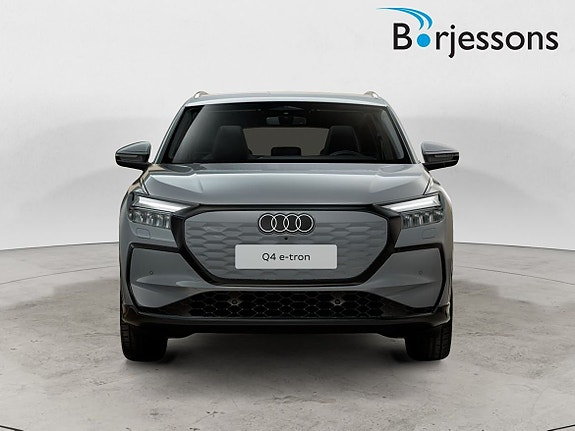 Audi Q4 e-tron 4 of 5