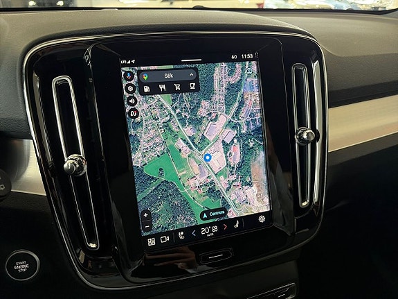 Volvo XC40 14 of 19