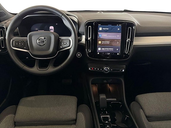 Volvo XC40 13 of 19