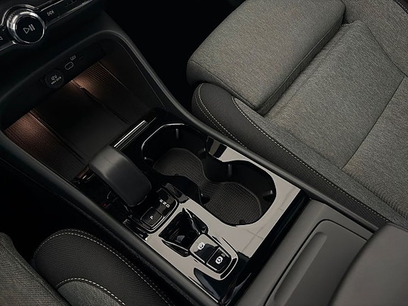 Volvo XC40 16 of 19