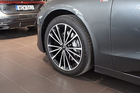 Audi A6 e-tron 3 of 5