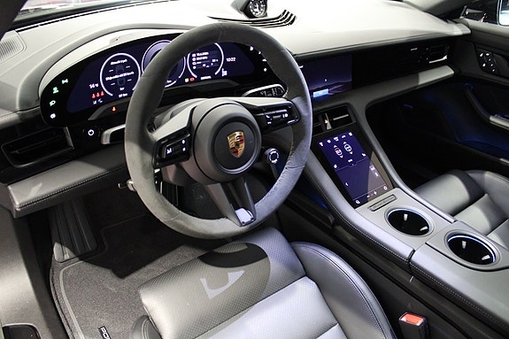 Porsche Taycan 4 13 of 21