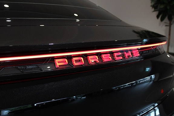 Porsche Taycan 4 4 of 5