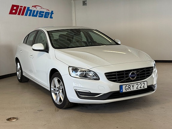Volvo S60 2 of 5