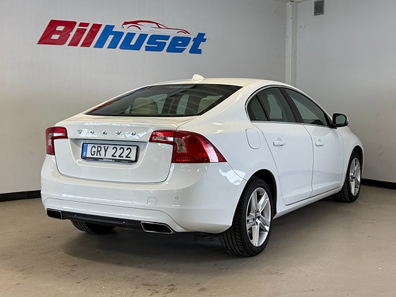 Volvo S60 3 of 5