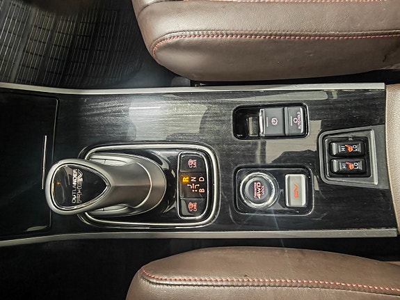 Mitsubishi Outlander 16 of 23