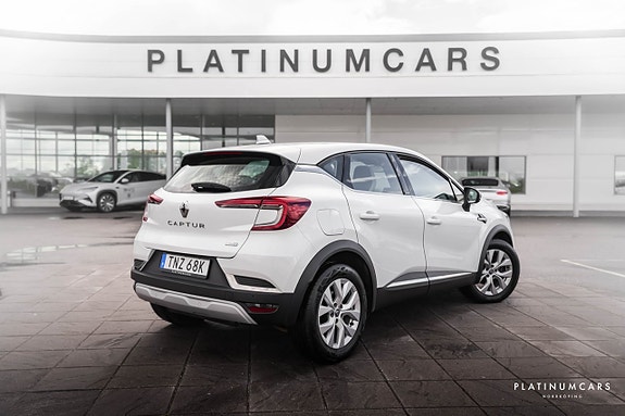 Renault Captur 2 of 13
