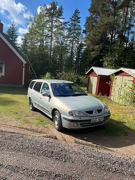 Renault Megane I 2 of 5