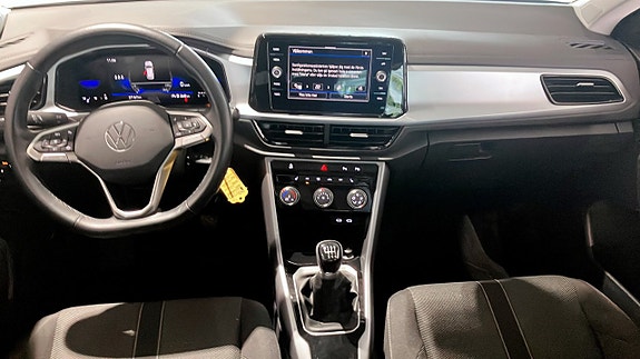 Volkswagen T-Roc 10 of 12
