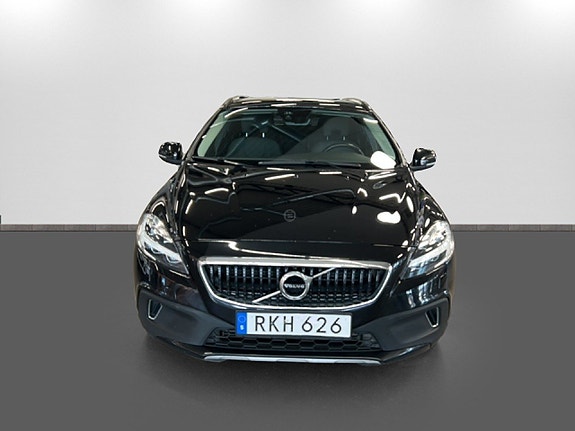 Volvo V40 Cross Country 2 of 5