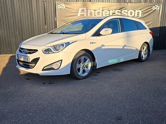 Hyundai i40 2 of 5