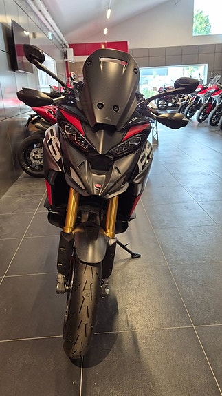 Ducati Multistrada V4 RS 8 of 14