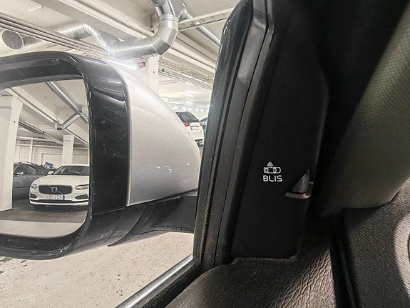 Volvo V40 10 of 15