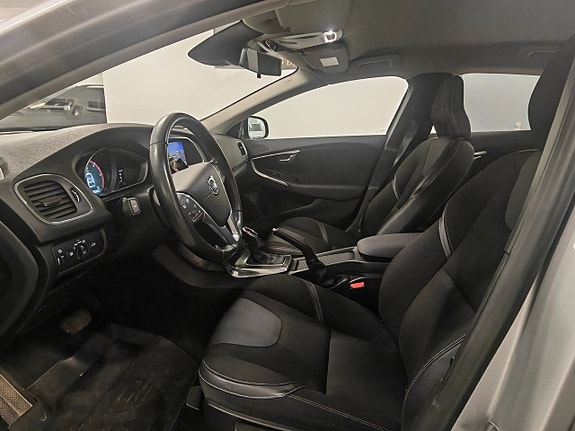 Volvo V40 14 of 15