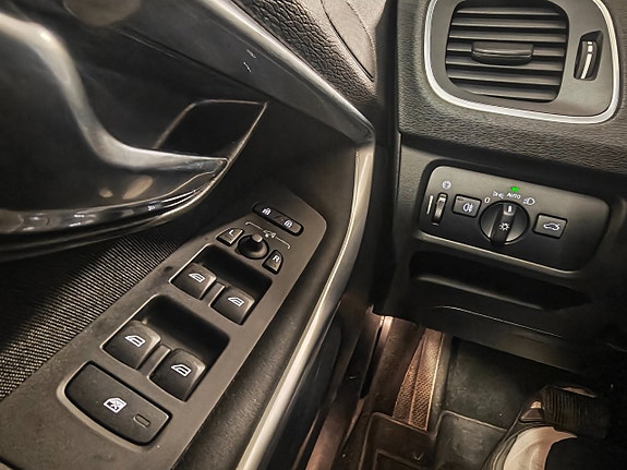 Volvo V40 6 of 15