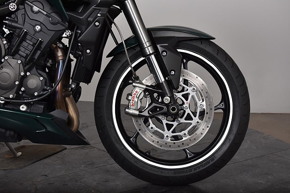 Triumph Triple Street RS Slip on/  Folierad i british racing green/ Fint skick 9 of 18