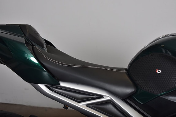 Triumph Triple Street RS Slip on/  Folierad i british racing green/ Fint skick 13 of 18