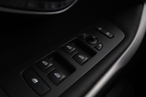 Volvo V40 30 of 30