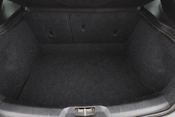 Volvo V40 17 of 30