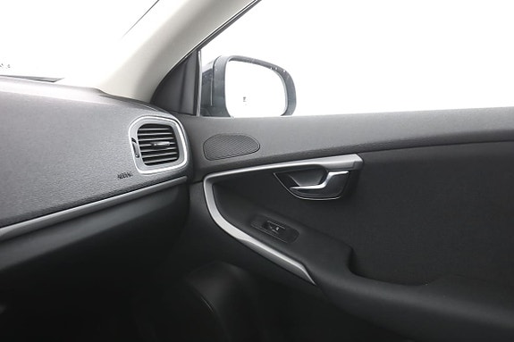 Volvo V40 28 of 30