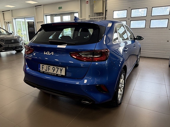 Kia Ceed 3 of 5