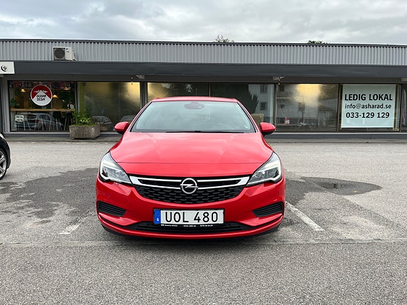 Opel Astra 2 of 5