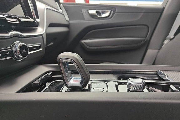 Volvo XC60 15 of 21