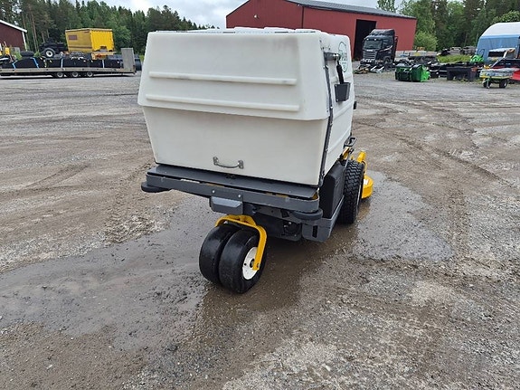Walker MTGHS 26HP 4 of 5