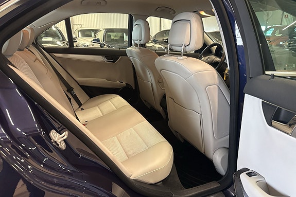 Mercedes-Benz C180 12 of 21