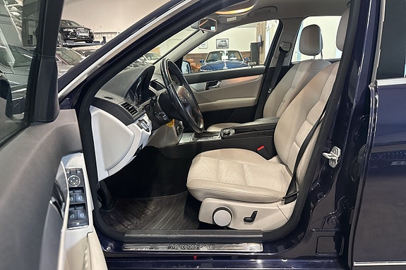 Mercedes-Benz C180 16 of 21