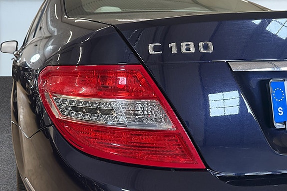 Mercedes-Benz C180 11 of 21