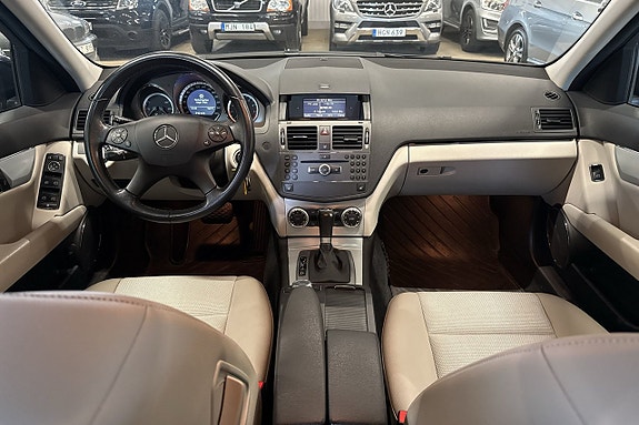 Mercedes-Benz C180 18 of 21