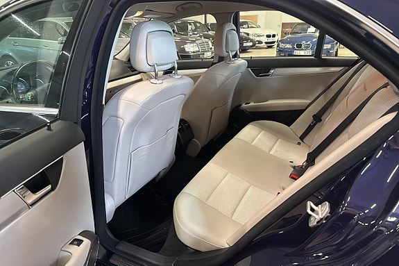 Mercedes-Benz C180 17 of 21