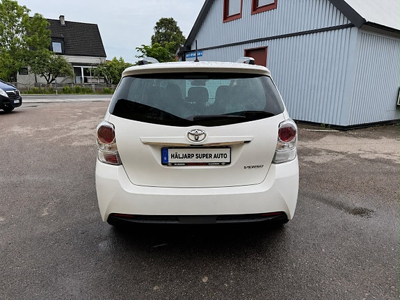 Toyota Verso 4 of 5