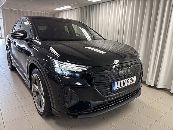 Audi Q4 Sportback e-tron 2 of 5