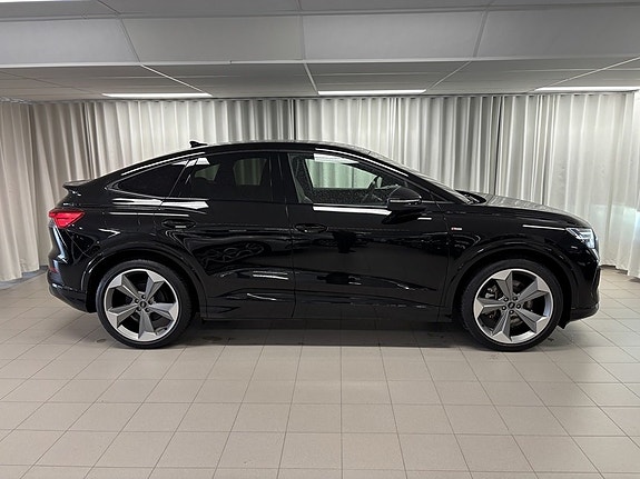 Audi Q4 Sportback e-tron 3 of 5