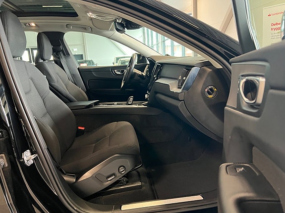 Volvo XC60 10 of 21
