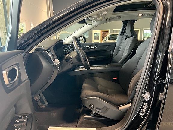 Volvo XC60 16 of 21