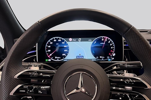 Mercedes-Benz E300 de 10 of 17
