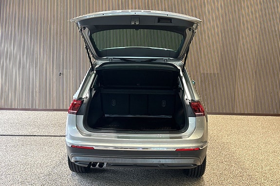 Volkswagen Tiguan 6 of 12