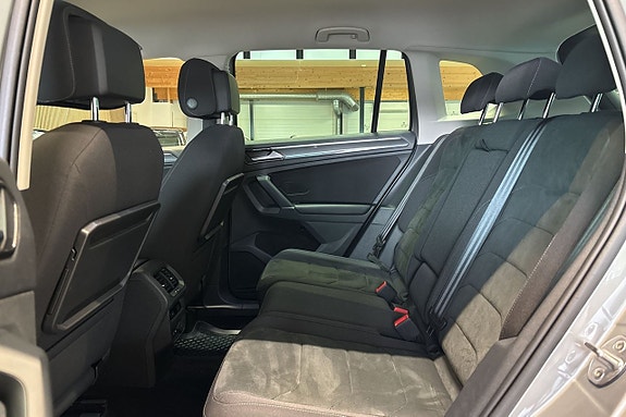 Volkswagen Tiguan 8 of 12