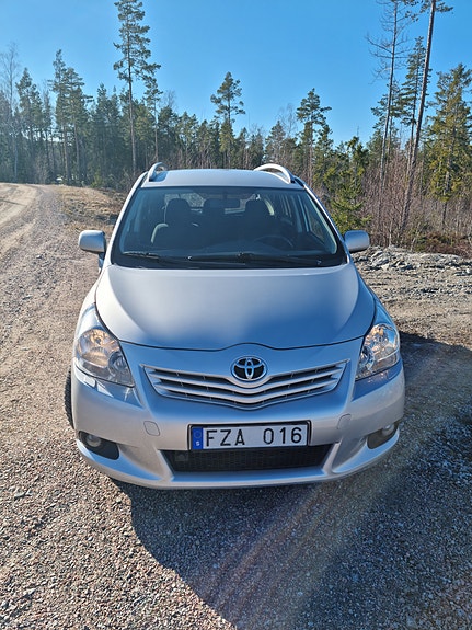 Toyota Verso 2 of 5
