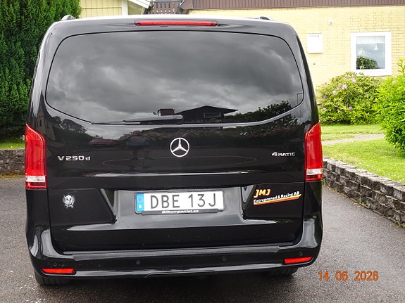 Mercedes-Benz V250 d 3 of 5