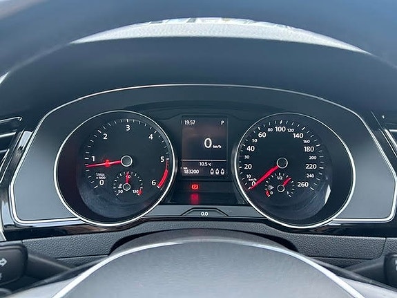 Volkswagen Passat 17 of 19