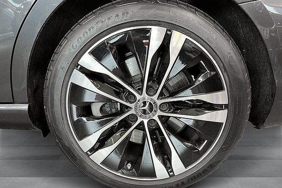 Mercedes-Benz C300 e 16 of 18